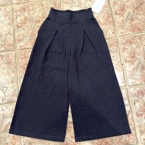 Lululemon Textured Wide Leg Pleated Capris